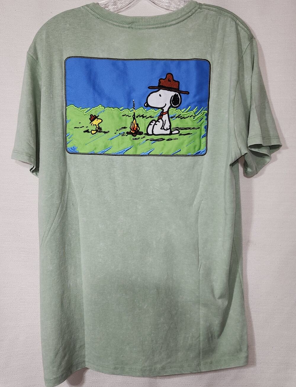 Snoopy and Woodstock men's medium green shirt